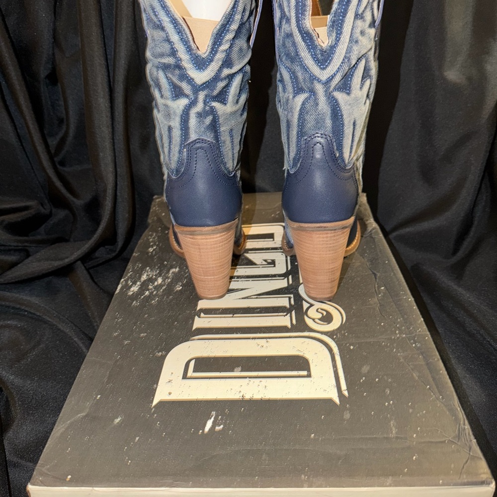 Dingo Women's Tipsy Blue and Tan Heeled Boots - New - Picture 5 of 9